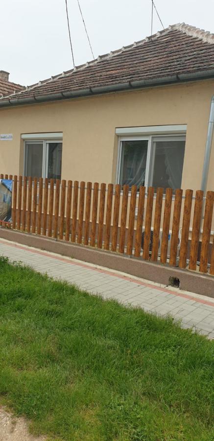 Napfény Apartmanház Balatonberény Exterior foto